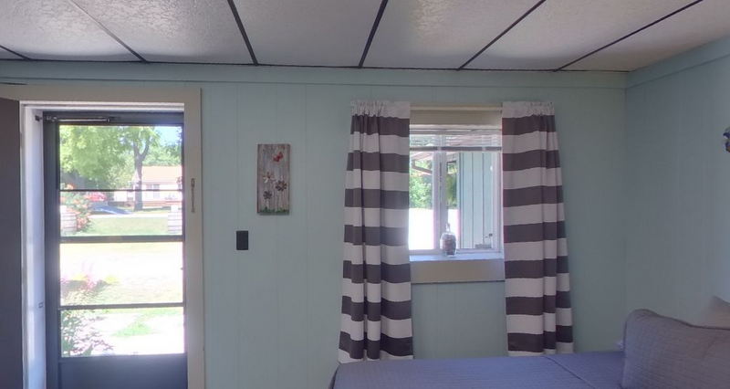 Sunset Valley Resort - From Web Listing (newer photo)